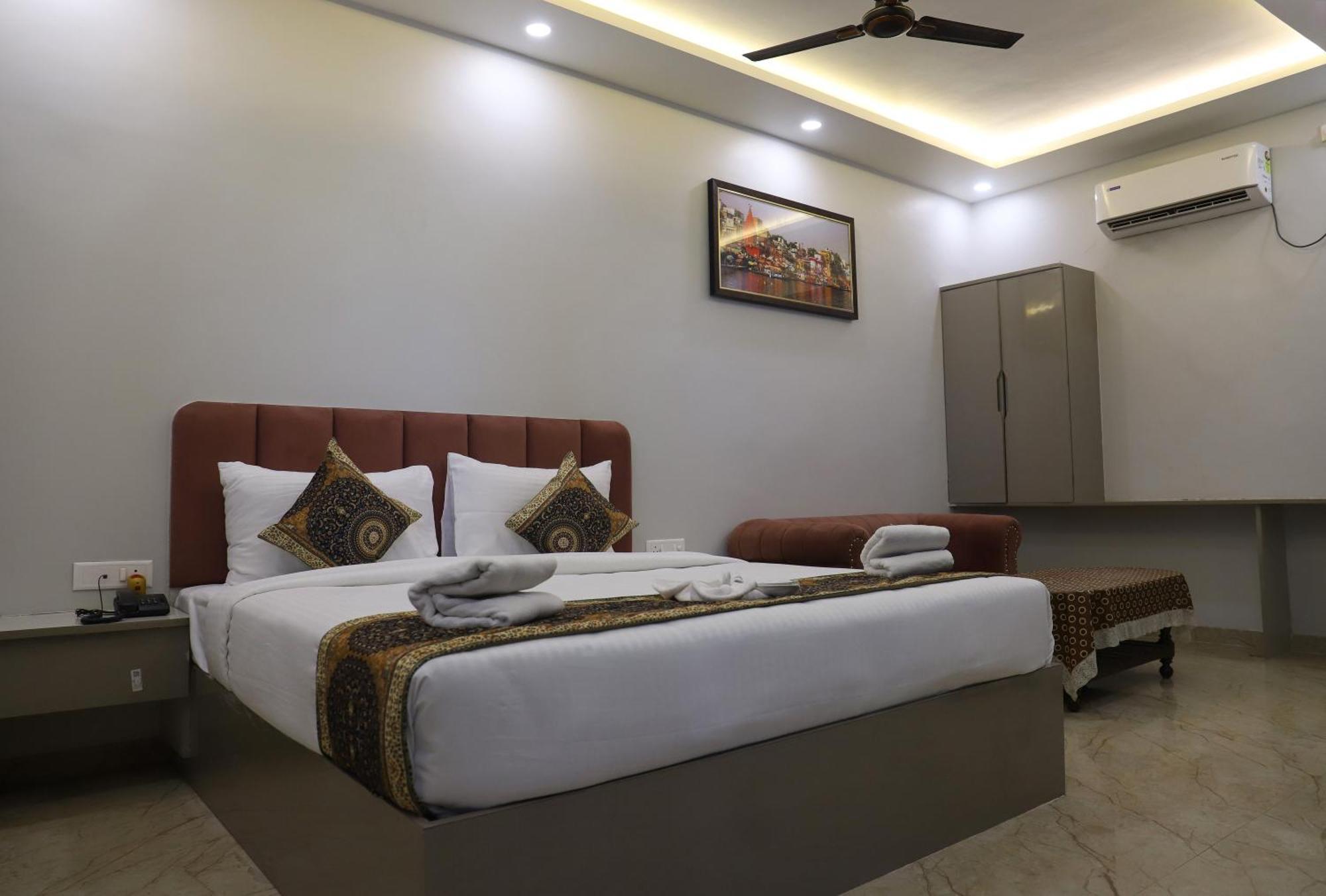 Gulmohar Plaza By Auroville Mughal Sarai Exterior photo